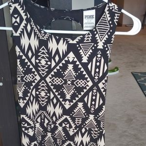 Black/white geometric dress